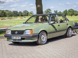Grün Gebraucht 1984 Opel Ascona S Limousine | 7.000 €