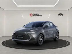 Grau Neu 2025 Toyota C-HR Team SUV | 35.888 € (Teuer)