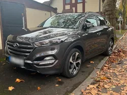 Grau Gebraucht 2016 Hyundai Tucson SUV | 15.200 € (Fairer Preis)