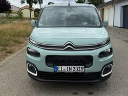 Grün Gebraucht 2019 Citroën Berlingo Shine Van / Kleinbus | 18.750 € (Superpreis)