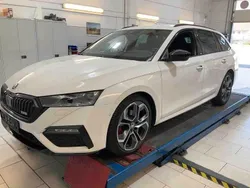 Weiß Gebraucht 2021 Skoda Octavia First Edition Kombi | 26.290 € (Superpreis)