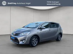 Braun Gebraucht 2015 Toyota Verso Skyview Edition Van / Kleinbus | 13.280 € (Fairer Preis)
