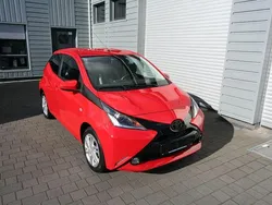 Rot Gebraucht 2018 Toyota Aygo X-play Kleinwagen | 6.690 € (Guter Preis)