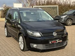Schwarz Gebraucht 2013 VW Touran Highline Van / Kleinbus | 13.999 € (Fairer Preis)