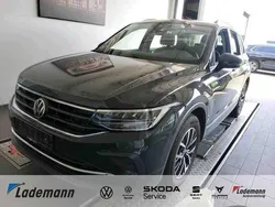 Grau Gebraucht 2023 VW Tiguan Life SUV | 28.728 € (Fairer Preis)