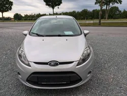 Silber Gebraucht 2012 Ford Fiesta Champions Edition Kleinwagen | 4.000 € (Fairer Preis)