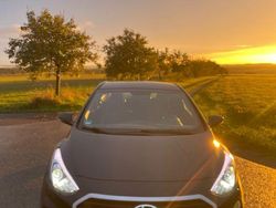 Schwarz Gebraucht 2016 Hyundai i30 Turbo Limousine | 10.900 € (Fairer Preis)