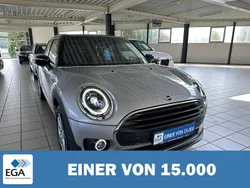 Silber metallic Gebraucht 2023 Mini Cooper Clubman Classic Kombi | 29.620 € (Teuer)