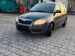 Grau Gebraucht 2009 Skoda Roomster Van / Kleinbus | 3.970 € (Etwas zu teuer)