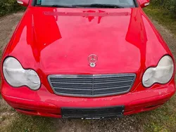 Rot Gebraucht 2003 Mercedes C180 Limousine | 1.050 € (Guter Preis)