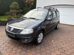 Grau Gebraucht 2009 Dacia Logan MCV Lauréate Kombi | 3.990 € (Etwas zu teuer)