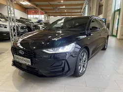 Schwarz Gebraucht 2023 Ford Focus ST-Line Limousine | 25.489 € (Fairer Preis)