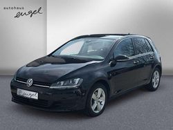 Deep black pearlescent Gebraucht 2016 VW Golf VII Comfortline Limousine | 17.499 € (Teuer)