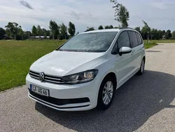 Weiß Gebraucht 2016 VW Touran Comfortline Van / Kleinbus | 11.990 € (Fairer Preis)