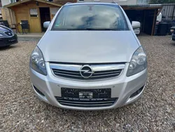 Silber Gebraucht 2010 Opel Zafira Edition Van / Kleinbus | 3.690 € (Etwas zu teuer)