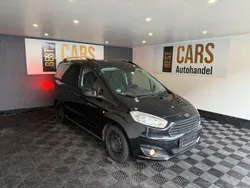 Schwarz Gebraucht 2016 Ford Tourneo Courier Titanium Van / Kleinbus | 7.700 € (Fairer Preis)