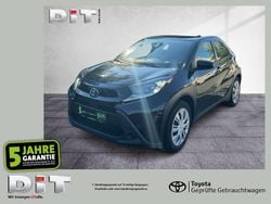 Mysticschwarz mica met. Gebraucht 2022 Toyota Aygo Play Kleinwagen | 12.240 € (Guter Preis)
