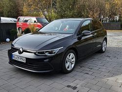 Schwarz Gebraucht 2020 VW Golf VII Life Limousine | 20.500 € (Etwas zu teuer)