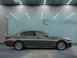 Grau Gebraucht 2022 BMW 520 Limousine | 32.149 € (Guter Preis)