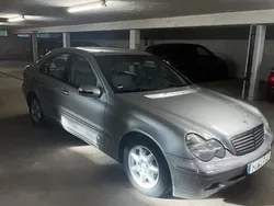 Silber Gebraucht 2002 Mercedes C200 Avantgarde Limousine | 2.200 €