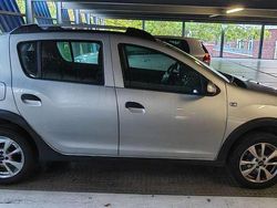 Grau Gebraucht 2015 Dacia Sandero Prestige Kleinwagen | 5.500 € (Fairer Preis)