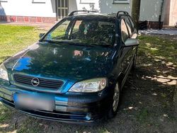 Grün Gebraucht 2001 Opel Astra Kombi | 1.650 € (Etwas zu teuer)