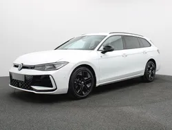 Weiss Gebraucht 2024 VW Passat Style Limousine | 46.389 €