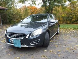 Grau Gebraucht 2011 Volvo V60 R-Design Kombi | 7.700 € (Fairer Preis)