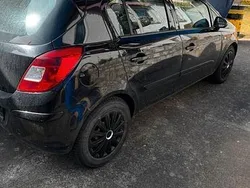 Schwarz Gebraucht 2007 Opel Corsa Kleinwagen | 1.500 € (Guter Preis)