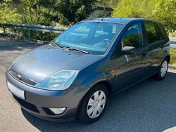 Grau Gebraucht 2004 Ford Fiesta Ghia Kleinwagen | 2.590 € (Fairer Preis)