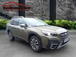 Autumn green metallic Neu 2025 Subaru Outback Platinum SUV | 48.640 € (Fairer Preis)