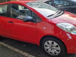 Rot Gebraucht 2010 Toyota Yaris Kleinwagen | 2.750 € (Fairer Preis)