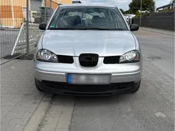 Grau Gebraucht 2002 Seat Arosa Kleinwagen | 1.250 € (Etwas zu teuer)