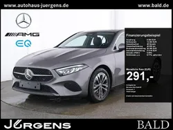 Grau metalliclack mountaingrau Gebraucht 2024 Mercedes A200 Progressive Limousine | 30.790 € (Fairer Preis)