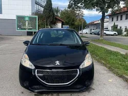 Blau Gebraucht 2014 Peugeot 208 Kleinwagen | 3.699 € (Teuer)