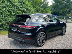 Schwarz Gebraucht 2017 Porsche Cayenne Chrono SUV | 57.500 €