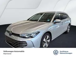 Oyster silver metallic Gebraucht 2025 VW Passat Business Kombi | 34.890 € (Superpreis)