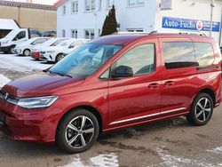 Rot Gebraucht 2024 VW Caddy Style Van / Kleinbus | 31.700 € (Superpreis)