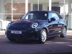 Schwarz Gebraucht 2023 Mini Cooper Classic Kleinwagen | 24.890 € (Etwas zu teuer)