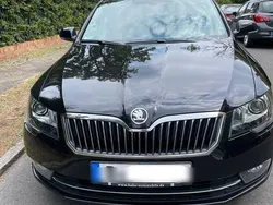 Schwarz Gebraucht 2014 Skoda Superb Ambition Kombi | 9.500 € (Guter Preis)