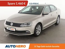 Grau Gebraucht 2016 VW Jetta Basis Limousine | 12.250 € (Etwas zu teuer)