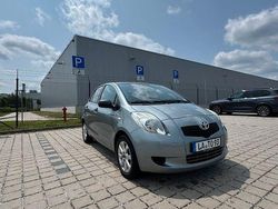 Grau Gebraucht 2008 Toyota Yaris Cool Limousine | 4.300 € (Fairer Preis)