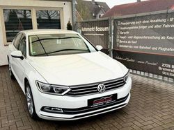 Weiß Gebraucht 2017 VW Passat Comfortline Limousine | 13.990 € (Guter Preis)