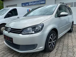 Silber Gebraucht 2011 VW Touran Comfortline Van / Kleinbus | 2.990 € (Guter Preis)