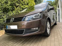 Braun Gebraucht 2010 VW Sharan Highline Van / Kleinbus | 13.499 € (Etwas zu teuer)
