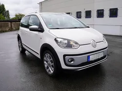 Weiß Gebraucht 2014 VW cross up! Kleinwagen | 6.500 € (Fairer Preis)
