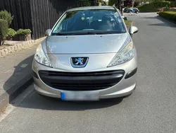 Andere außenfarben Gebraucht 2008 Peugeot 207 Limousine | 1.000 € (Guter Preis)