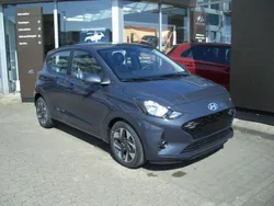 Hellgrau Neu 2025 Hyundai i10 Trend Kleinwagen | 18.690 € (Fairer Preis)