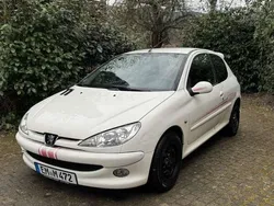 Weiß Gebraucht 2006 Peugeot 206 Filou Limousine | 900 € (Guter Preis)