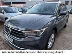 Grau Gebraucht 2021 VW Tiguan Life SUV | 23.480 € (Guter Preis)